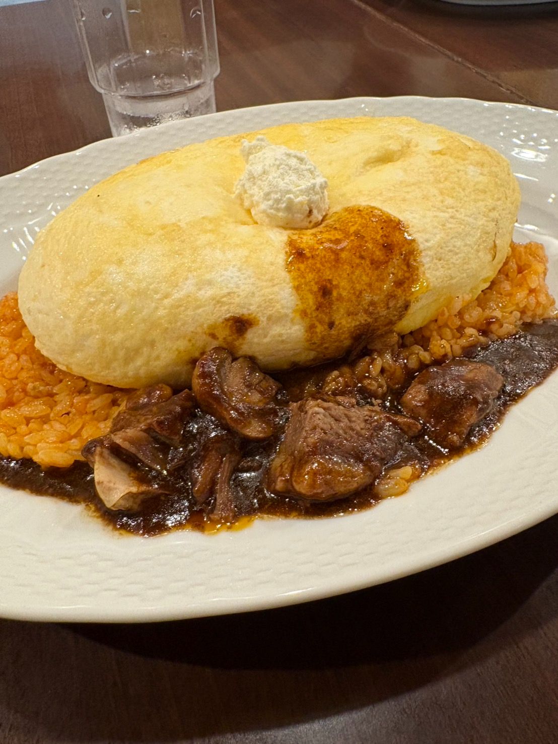 私と卵　口の中でふわっととろけるオムライスをレポート！！