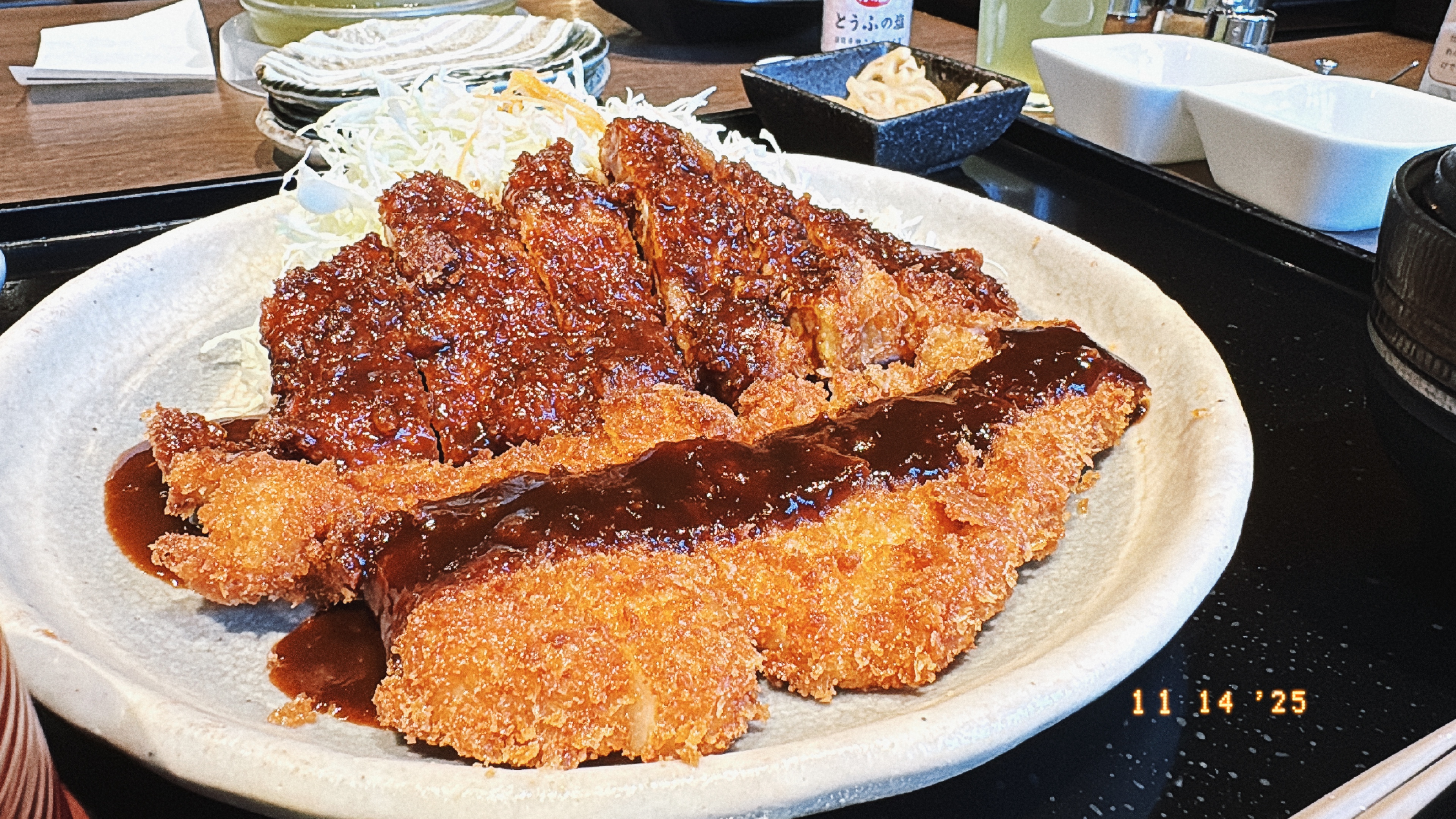 とんかつのアップ写真