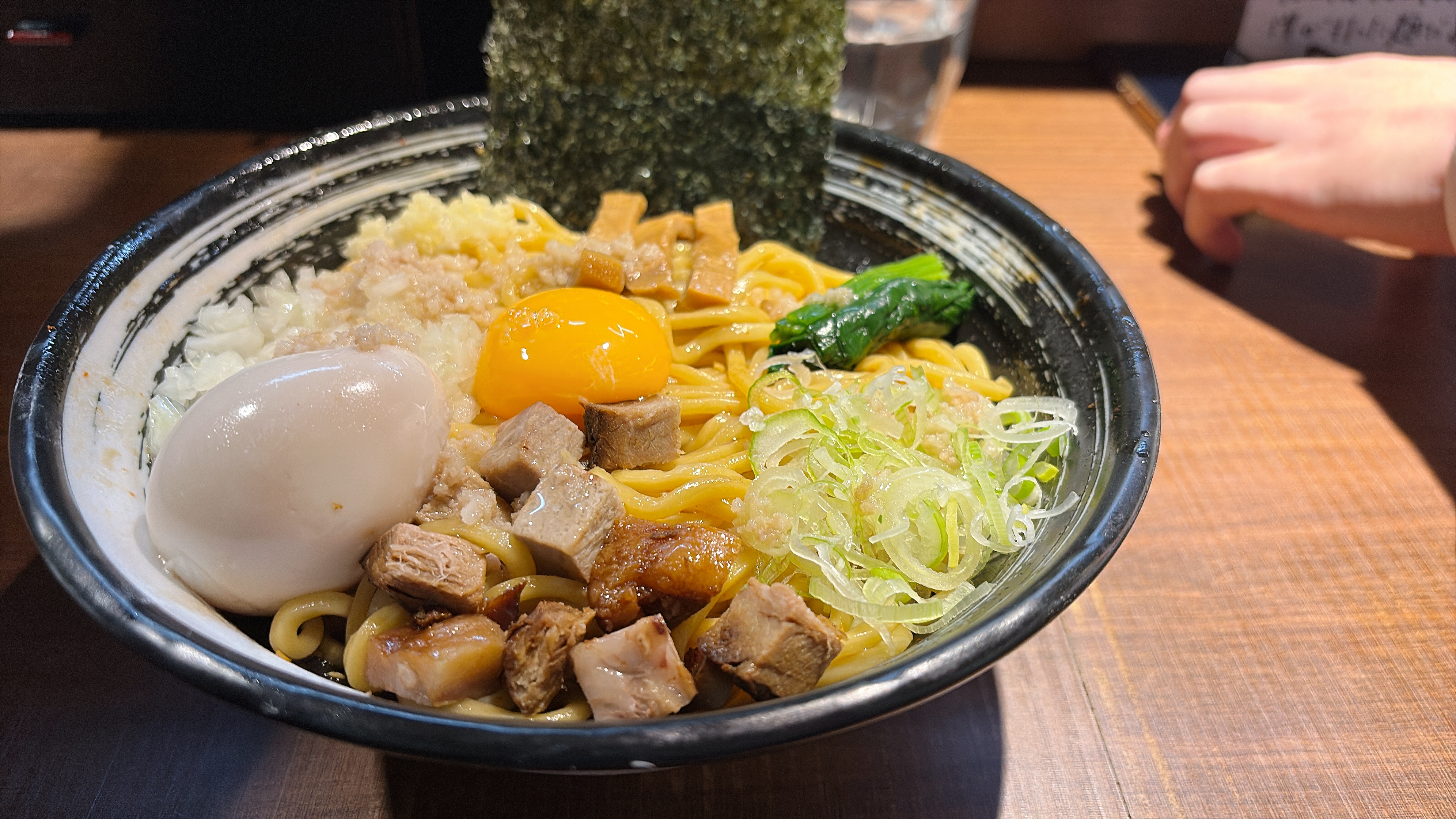 麺家 ぶらいとんのあぶらめん（特盛）の全体