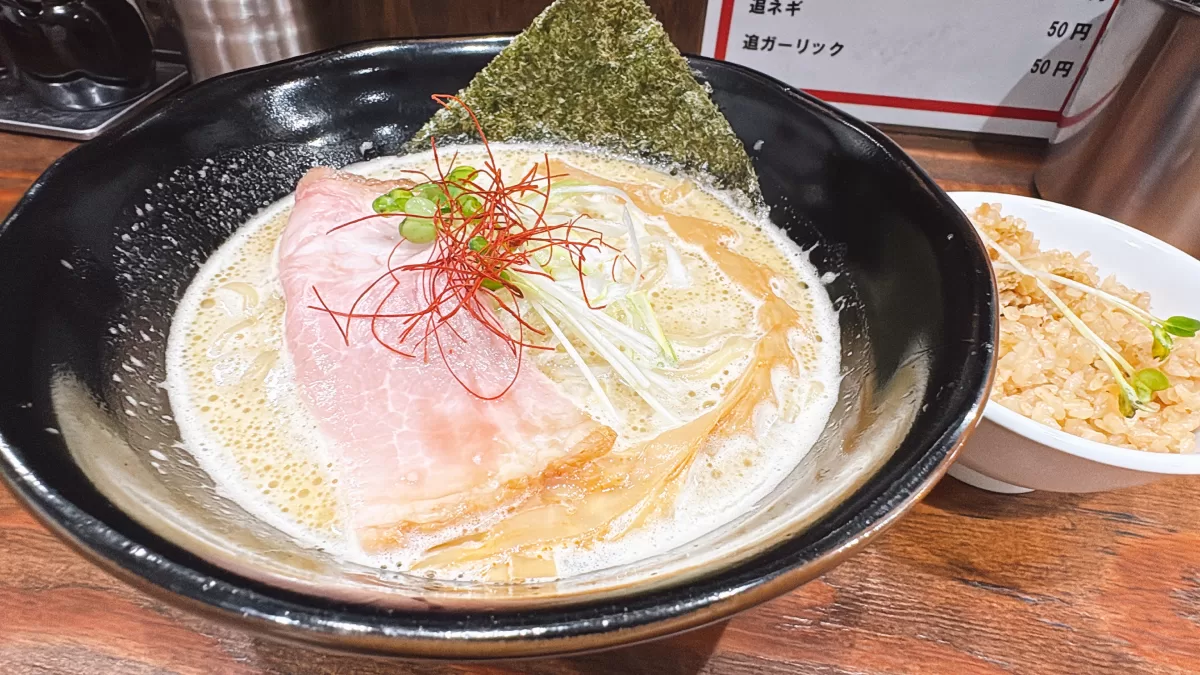 魚介嫌いの僕が完飲。町田『貝ガラ屋（二号店）』で牡蠣そばに心を奪われた夜